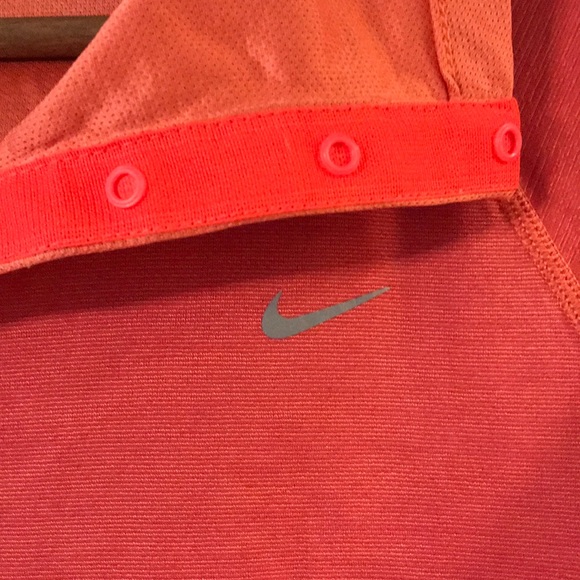 Nike Running Light long sleeve Hoodie - Picture 3 of 8